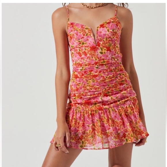 Astr the Label Women's Meg Ruched Mini Dress Large Floral Party Flirty Fairy - Picture 1 of 8